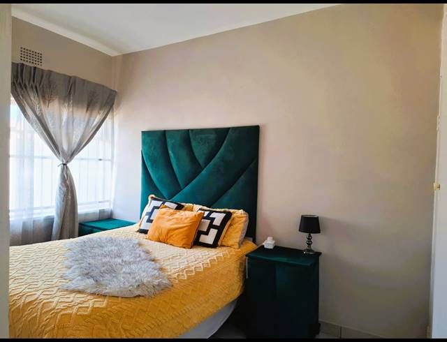 3 BEDROOM FLAT FOR SALE IN THREE RIVERS PROPER